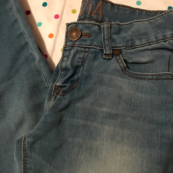 Delia’s Olivia jegging Jeans - Picture 2 of 6